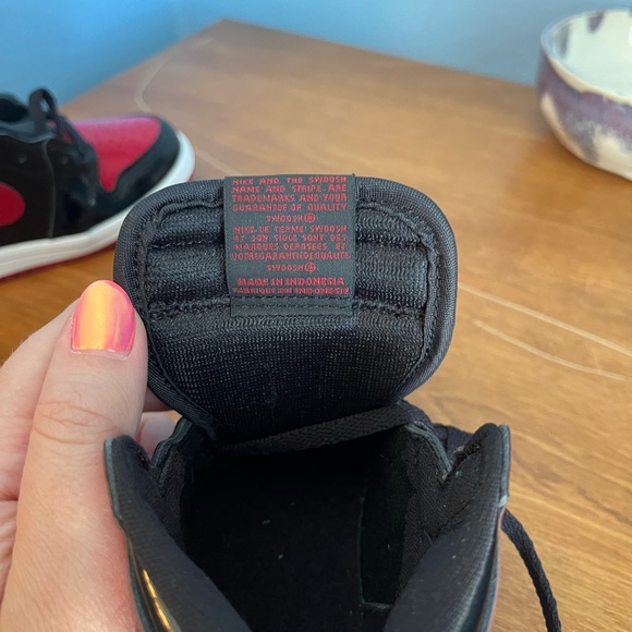 AIR JORDAN 1 RETRO HIGH OG - Picture 4 of 8